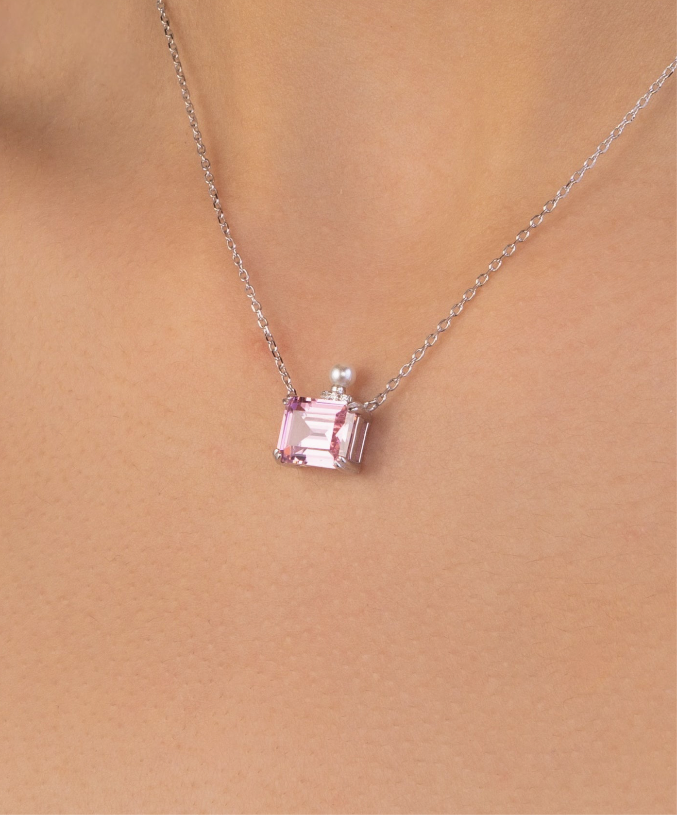 Amouré Necklace