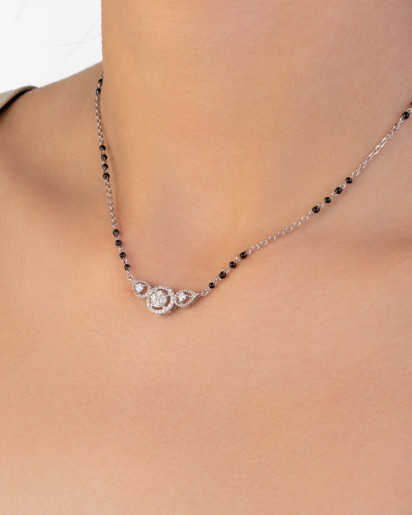 ANITA | BLACK BEEDS